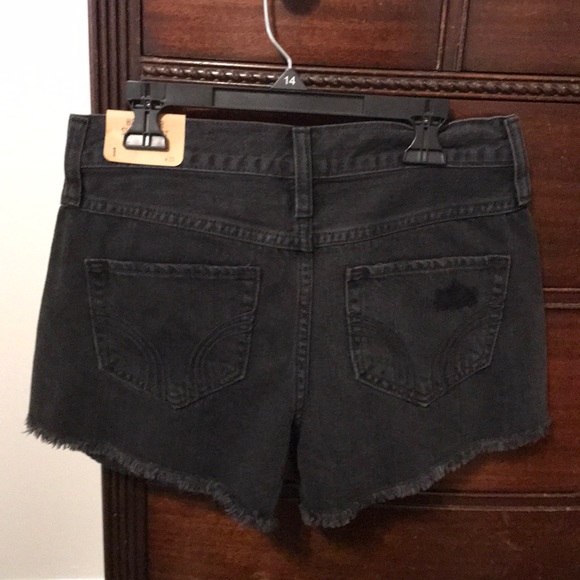 Hollister Hi Rise Shorts - Picture 2 of 6